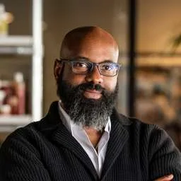 Richelieu Dennis
