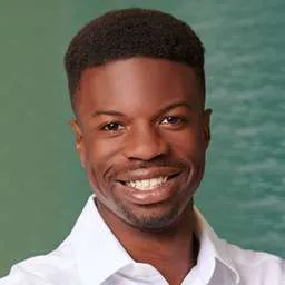 Efayomi Carr