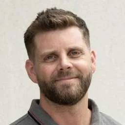 Andrew Larsen