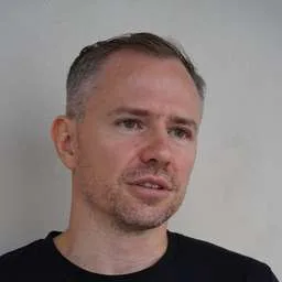 Dr. Georg Stricker