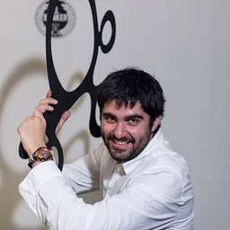 Nicolás Fuenzalida, Co-Founder & Chief Commercial Officer at Poliglota