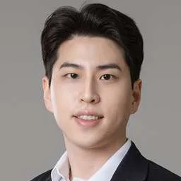 Lloyd Lee