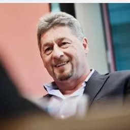 Peter Van Vlasselaer
