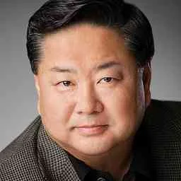 Alexander Suh