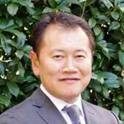 Tohru Akaura