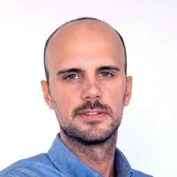 Alex Alexakis