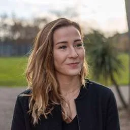 Anna Lowe