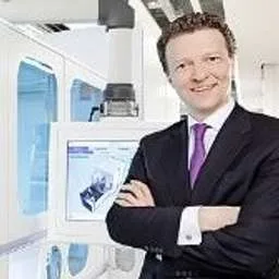 Dr. Florian Kainzinger