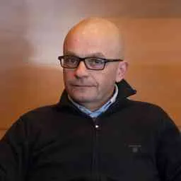 Dan J. Gelvan