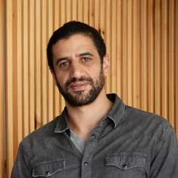 Eyal Raz