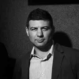 Adam Schwab, Co-Founder & CEO at Luxury Escapes