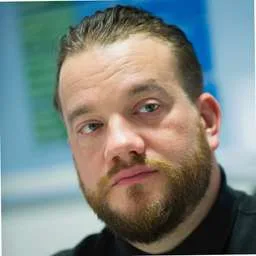 Benjamin M Turner