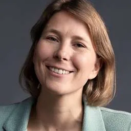 Lea von Bidder, CEO and Founder at Expeerly