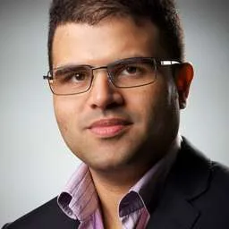 Ruzbeh Bacha