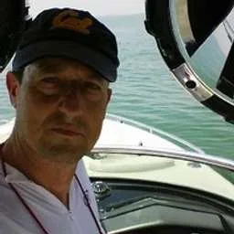 Moshe Raines