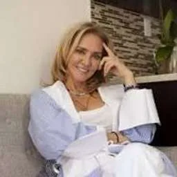 Angélica Fuentes, Angel Investor