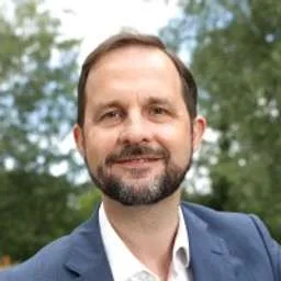 Peter J. Nieuwenhuizen