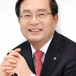 Kwang-Goo Lee