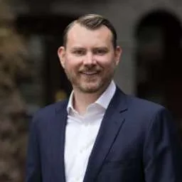Andrew Holmes