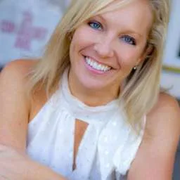 Christine Perkett