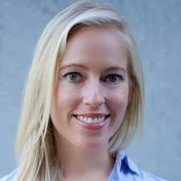 Dr. Aline Vedder
