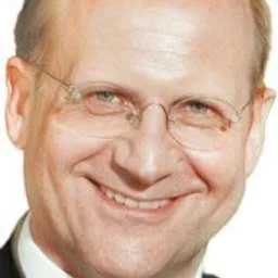 Heinz-Werner Nienstedt, Chairman at Nienstedt