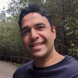 Alireza TayebNama