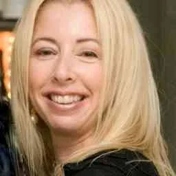 Holly Sraeel