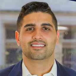 Omid Akhavan