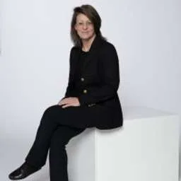 Annette Kumlien