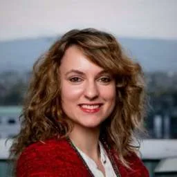 Laura Enache