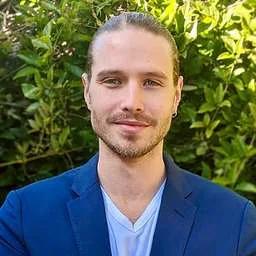 Evan Hynes