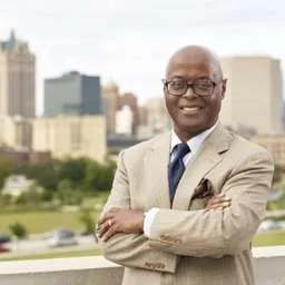 Earnell Lucas