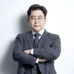 Young Lee