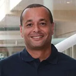 Landry Holi, Founder & CEO at Fairval