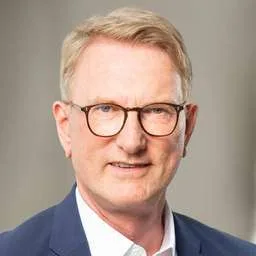 Michael Bucker