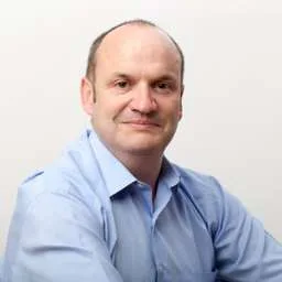 Luis M. García, Founder at Qvincis