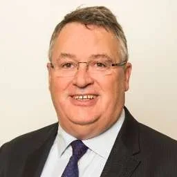 David Mills