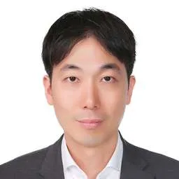 Qnam Lee