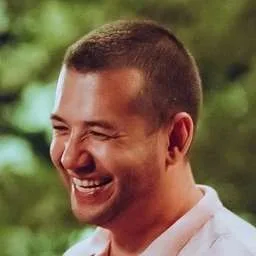 Vuk Lau