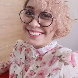Nadine Flores