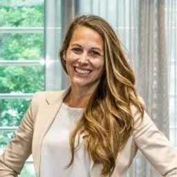 Debbie Dumont