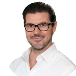 Christopher Kelly