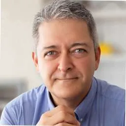 Carlos César Bentim Pires, Angel Investor