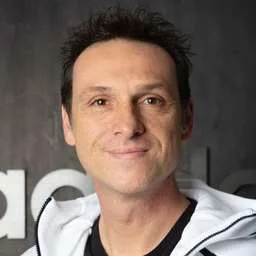 Alberto Uncini Manganelli, Angel Investor