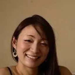 Tomoko Saek