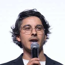 Carlos Alberto Arroyo Gil, Angel Investor