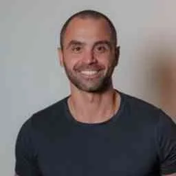 Guto Quirós